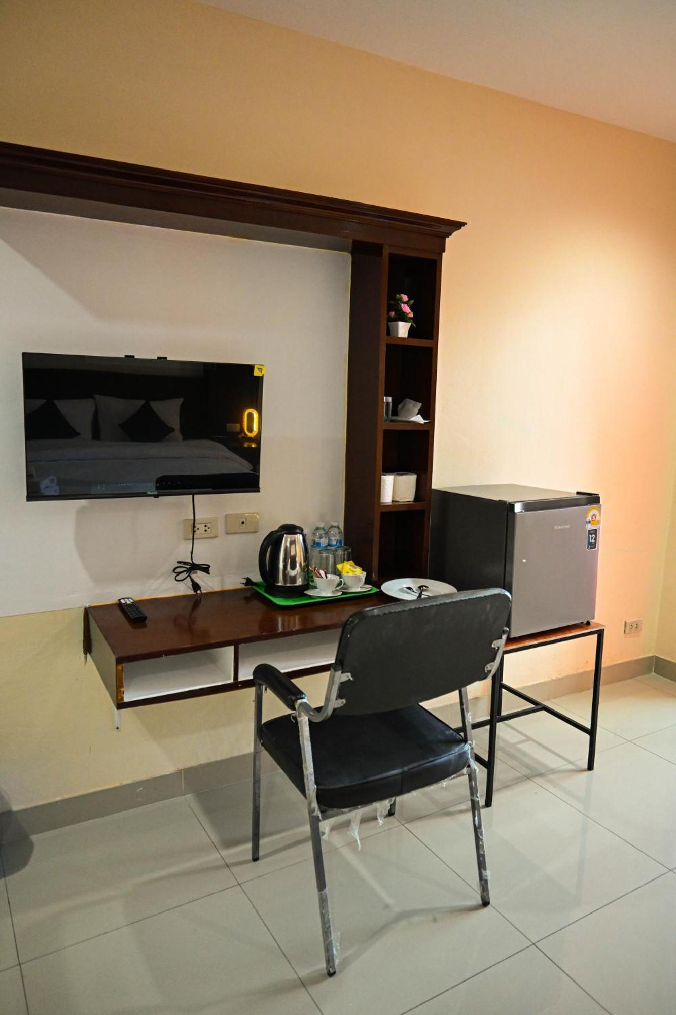 Royal Star Suites Pattaya Exterior photo